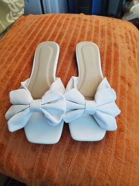 White Bow Slide Sandals with Square Toe
